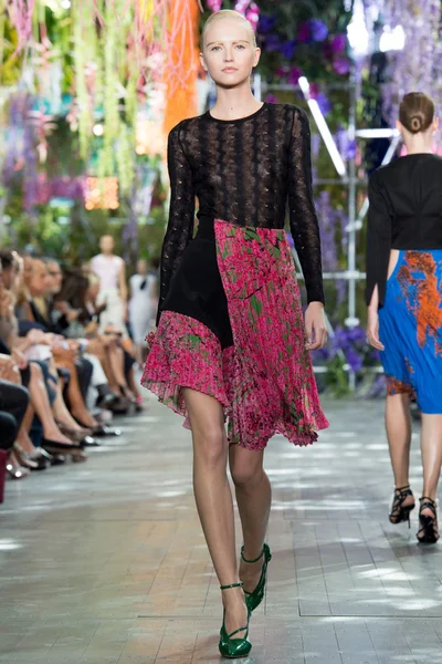 Look 4